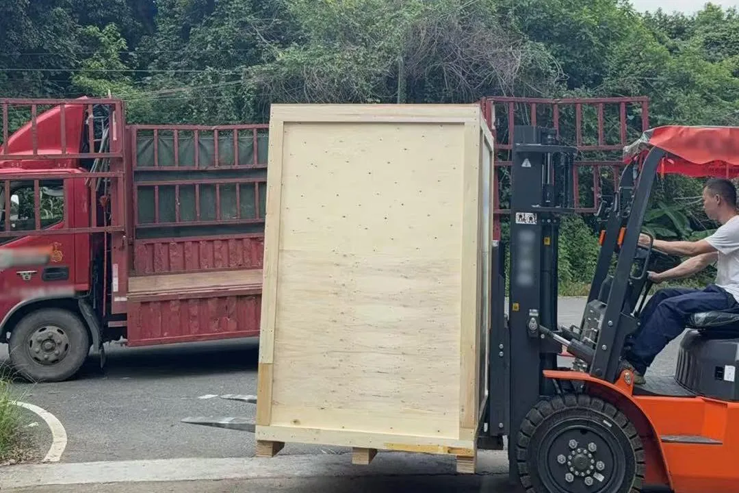The automotive training equipment ordered by Brazilian customers was successfully delivered The automotive training equipment ordered by Brazilian customers was successfully delivered